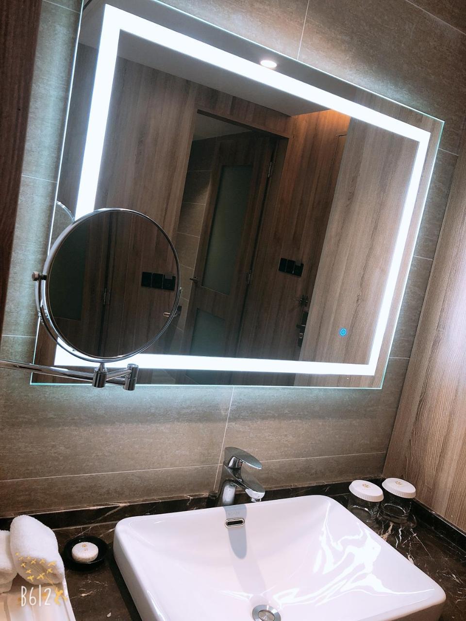 Jinjiang Metropolo Hotel Nanjing Jiangjun Dadao Hehai University Branch Eksteriør bilde